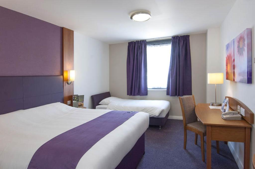 Premier Inn Inverness Centre - River Ness 객실 사진
