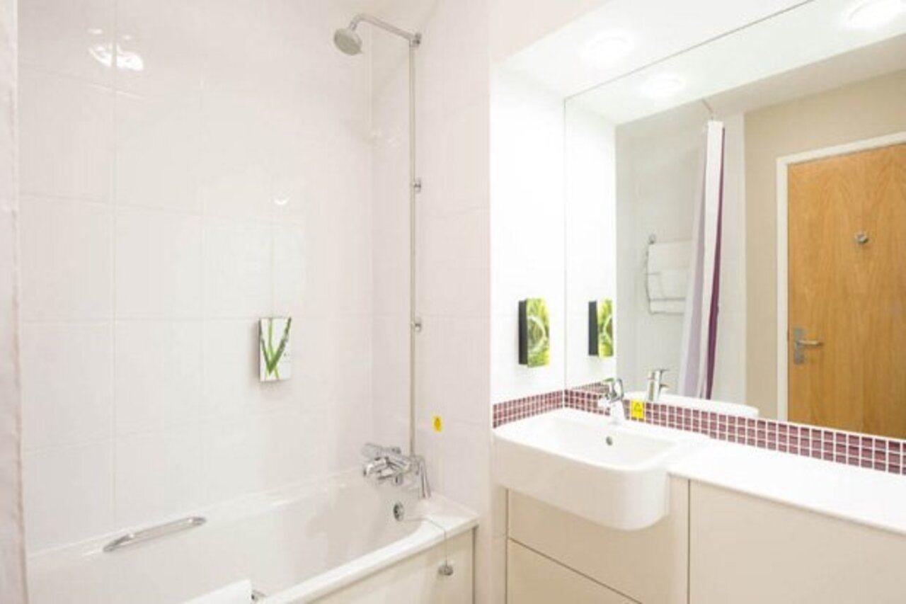 Premier Inn Inverness Centre - River Ness 외부 사진